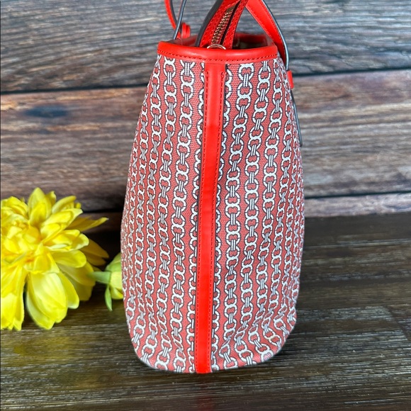 Tory Burch Red and White Gemini Link Canvas Tote! - Picture 4 of 10